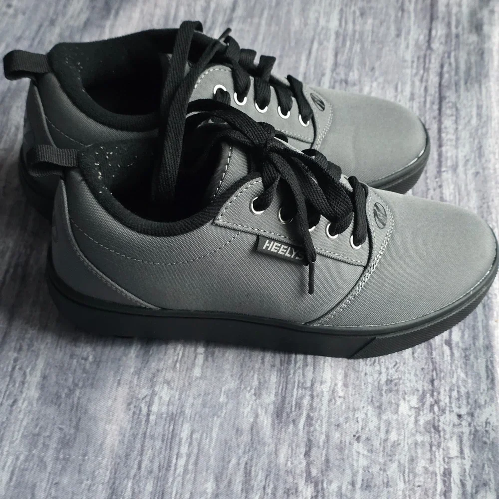Heelys Kids Gray Lace‎ Up Roller Shoes Sneakers Size 4 Youth